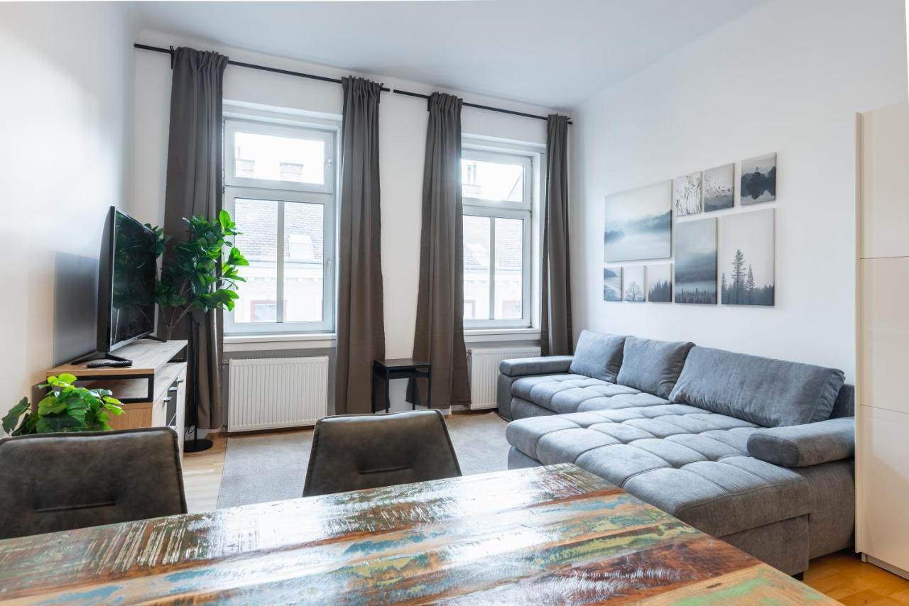 Cozy Apartment Steps Away From Subway Station Wenen Buitenkant foto