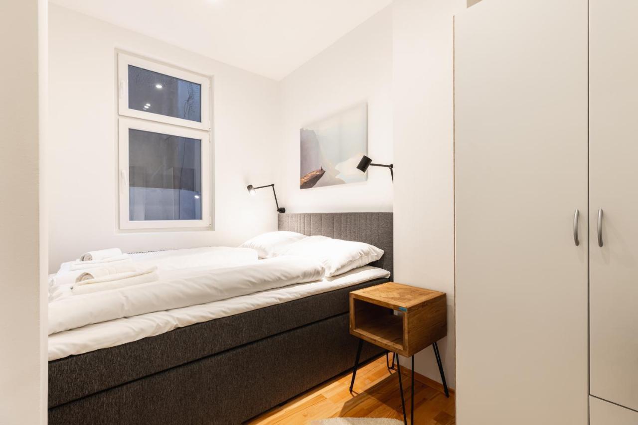 Cozy Apartment Steps Away From Subway Station Wenen Buitenkant foto